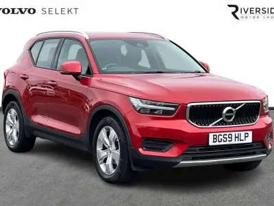 Used Volvo XC40 Momentum 163 HP (119 kW) 2020 725 fusion red SUV