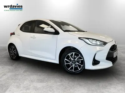 Used Toyota Yaris Design 2023 White Hatchback