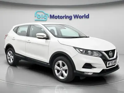 Używany Nissan Qashqai Acenta Premium 140 KM (102 kW) 2020 Biały SUV