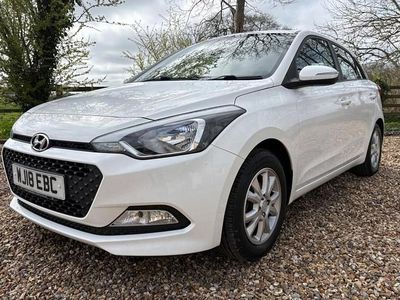 Used Hyundai i20 SE 84 HP (61 kW) 2018 White Hatchback