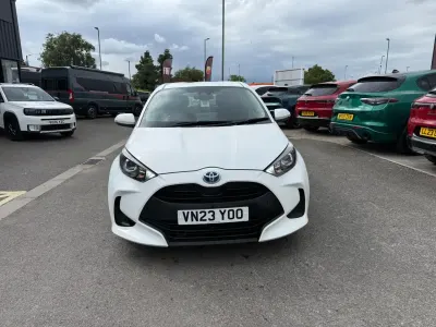 Used Toyota Yaris 114 HP (83 kW) 2023 White Hatchback