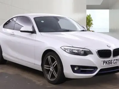 Usado BMW 218 Sport Line 136 CV (100 kW) 2016 Blanco Coupe