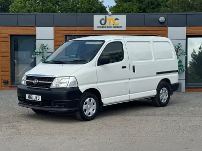 Used Toyota HiAce 95 HP (69 kW) 2011 White Van