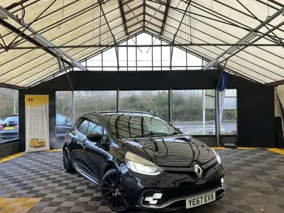 Used Renault Clio Trophy 2017 Deep black Hatchback