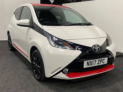 Begagnad Toyota Aygo x-press 69 HK (50 kW) 2017 Vit Halvkombi