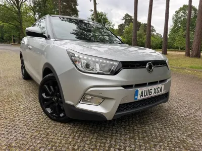 Used SsangYong Tivoli 115 HP (84 kW) 2016 Silver SUV