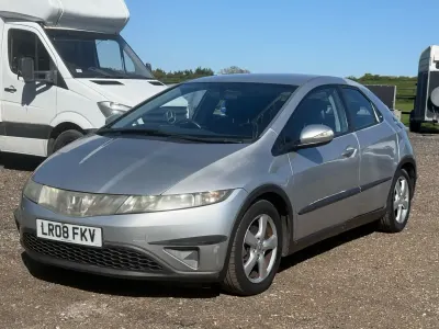 Begagnad Honda Civic SE 138 HK (101 kW) 2008 Silver Halvkombi