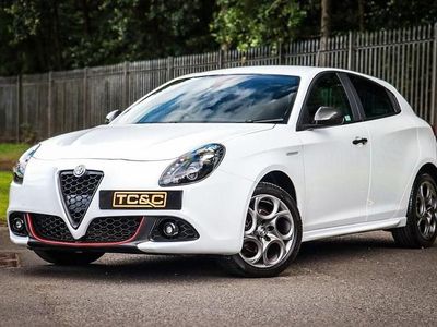 Used Alfa Romeo Giulietta Edizione Speciale 120 HP (88 kW) 2019 White Hatchback
