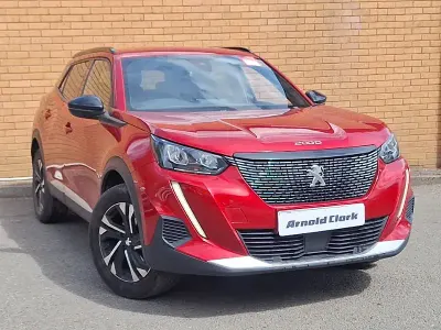 Gebraucht Peugeot 2008 Allure+ 101 PS (74 kW) 2023 Rot SUV