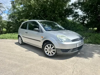 Used Ford Fiesta 75 HP (55 kW) 2004 Silver Hatchback