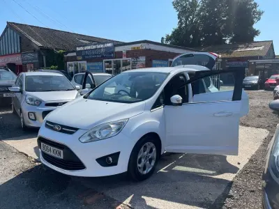 Used Ford C-MAX Zetec 115 HP (84 kW) 2014 White MPV