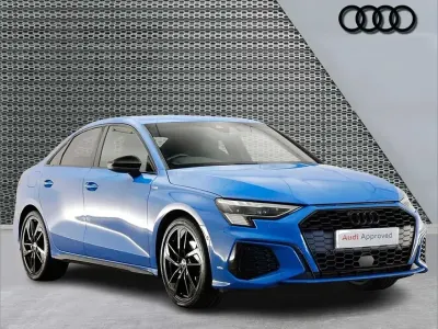 Usado Audi A3 Comfort 150 HP (110 kW) 2023 Azul Sedan