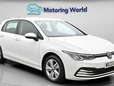 Usado VW Golf VIII Life 150 HP (110 kW) 2023 Branco Citadino