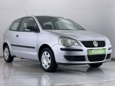 Begagnad VW Polo 55 HK (40 kW) 2005 Silver Halvkombi