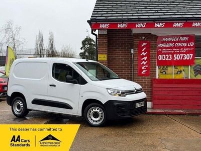 Used Citroën Berlingo 100 HP (73 kW) 2023 White MPV