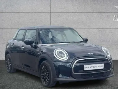 Używany Mini ONE Classic 101 KM (74 kW) 2022 Czarny Hatchback