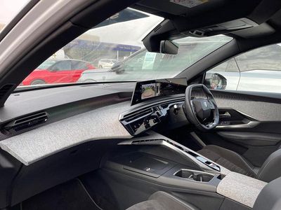 Used Peugeot e-3008 GT 152 kW (207 HP) 2024 White SUV