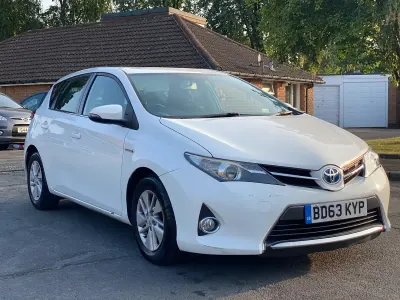 Used Toyota Auris Hybrid