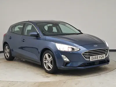 Käytetty Ford Focus Zetec 120 HP (88 kW) 2018 Sininen Viistoperä