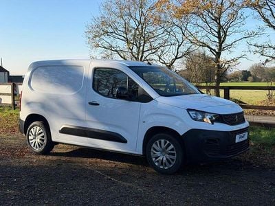 White Used 2022 Peugeot Partner Premium MPV | £8,490 (Good price)