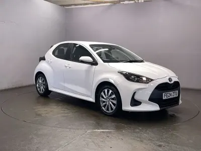 Second-hand Toyota Yaris Hybrid 116 CP (85 kW) 2024 Alb Hatchback