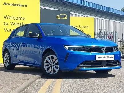 Używany Vauxhall Astra Design Edition 110 KM (80 kW) 2023 Niebieski Hatchback