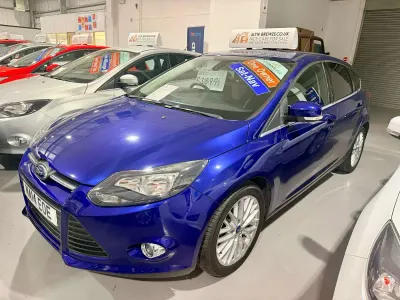 Used Ford Focus Zetec 125 HP (91 kW) 2014 Blue Hatchback