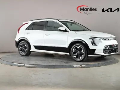 Used Kia Niro 147 kW (201 HP) 2023 White SUV