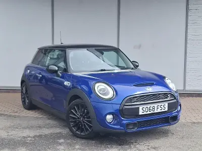 Używany Mini Cooper S 192 KM (141 kW) 2018 Niebieski Hatchback