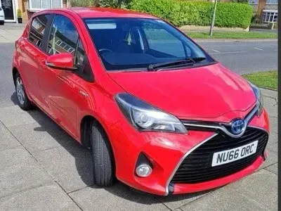 Gebraucht Toyota Yaris Hybrid 2016 Rot Kleinwagen