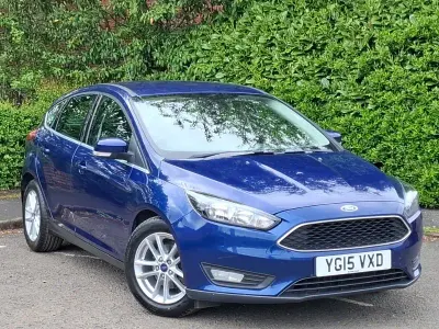 Używany Ford Focus Zetec 120 KM (88 kW) 2015 Niebieski Hatchback