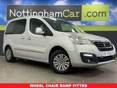 Gebraucht Peugeot Partner 98 PS (72 kW) 2017 Silber Van / Kleinbus