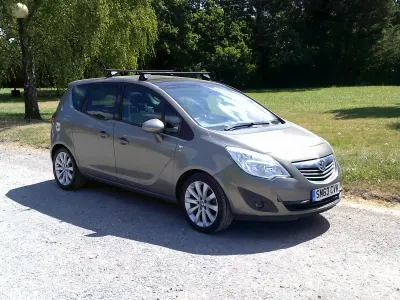 Used Vauxhall Meriva 2013 Brown MPV
