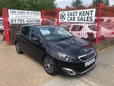 Usado Peugeot 308 Allure 120 HP (88 kW) 2015 Azul Citadino