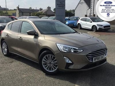 Used Ford Focus Titanium 125 HP (91 kW) 2018 Silver Hatchback