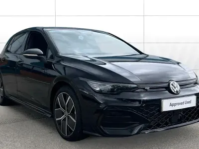 Ny VW Golf VIII Black Edition 150 HK (110 kW) 2025 Svart Halvkombi