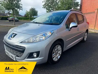 Used Peugeot 207 Active 92 HP (67 kW) 2012 Silver Estate