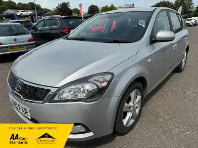 Used Kia Ceed 2010 Silver Hatchback