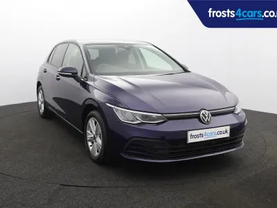 Used VW Golf VIII Life 131 HP (96 kW) 2023 Blue Hatchback