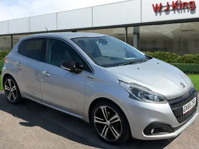 Used Peugeot 208 GT-line 110 HP (80 kW) 2018 Silver Hatchback