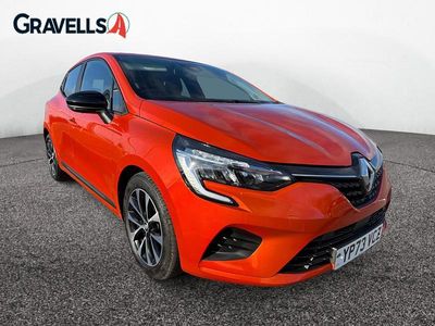 Used Renault Clio V Evolution 90 HP (66 kW) 2023 Orange  Hatchback