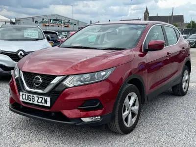 Używany Nissan Qashqai Acenta Premium 2018 Czerwony SUV