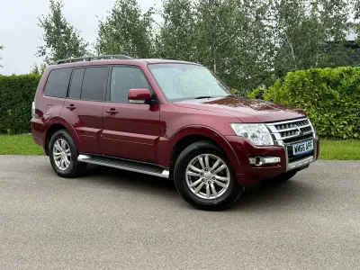Used Mitsubishi Shogun 2016 Red SUV