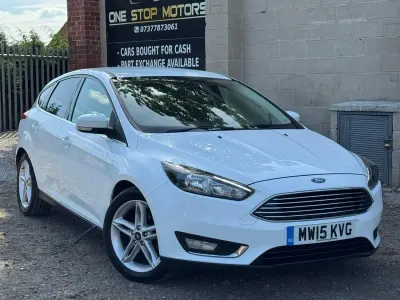 Gebraucht Ford Focus Titanium 125 PS (91 kW) 2015 Weiß Kleinwagen