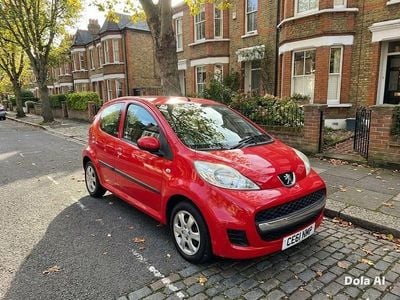 Begagnad Peugeot 107 68 HK (50 kW) 2011 Röd Halvkombi