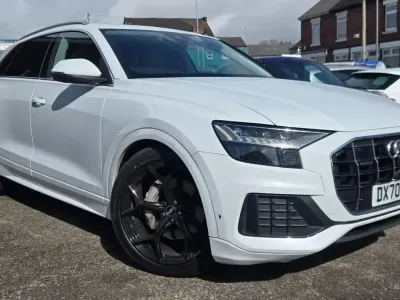 Używany Audi Q8 S-Line 340 KM (250 kW) 2025 Biały SUV