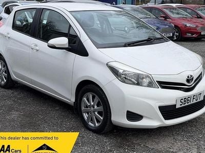 Used Toyota Yaris 101 HP (74 kW) 2012 White Hatchback