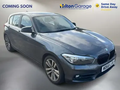 Usado BMW 118 Sport Line 2019 Cinzento Citadino