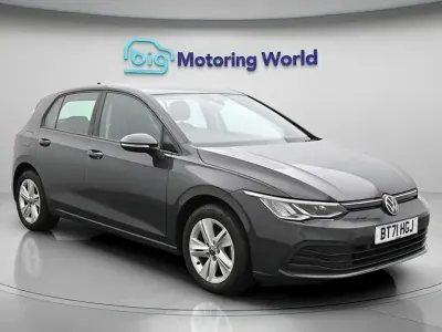 Używany VW Golf VIII S 130 KM (95 kW) 2022 Szary Hatchback