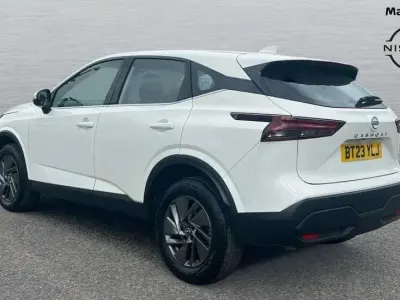 Używany Nissan Qashqai Acenta Premium 138 KM (101 kW) 2023 Biały SUV